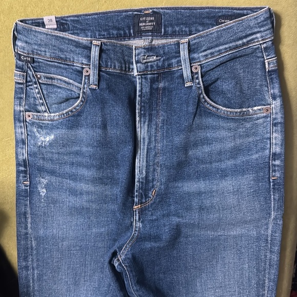 CITIZENS OF HUMANITY Chrissy uber high rise skinny
In Flicker
Size 29
EUC 84 - Picture 8 of 12